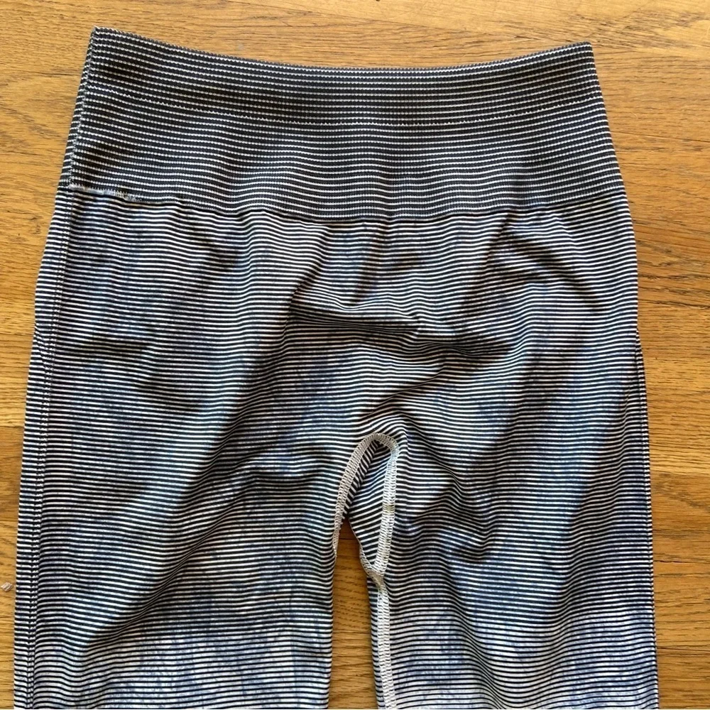 Womens Lululemon Ebb to Train Tight EUC size 4